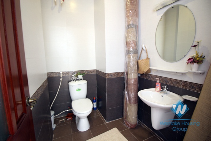 Spacious house with open living room and nice bathrooms to rent in Ciputra